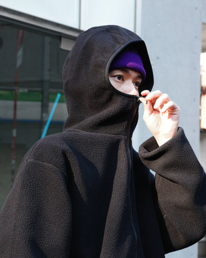 ES.U Thermalpro Hoodie の着用イメージ（BLACK）