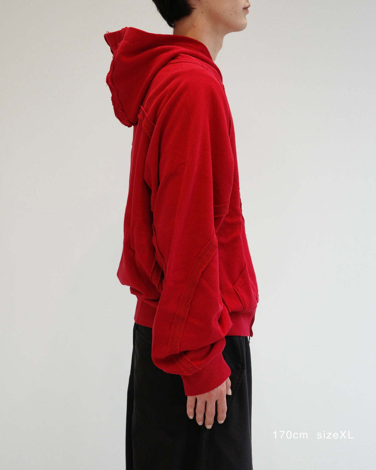 着用イメージ RED / sizeXL 170cm（サイド）