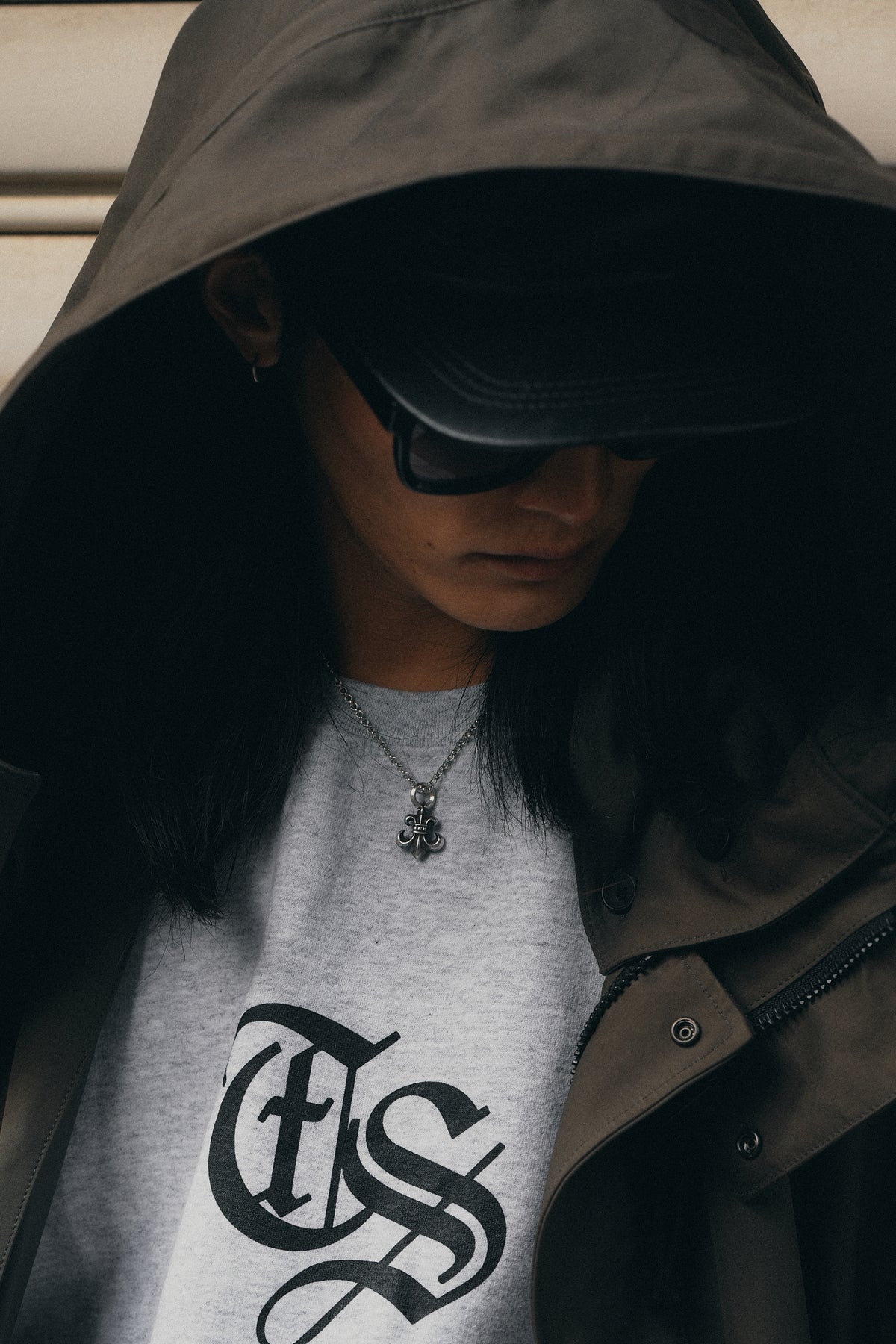 OLD ENGLISH LOGO SWEAT（ASH）