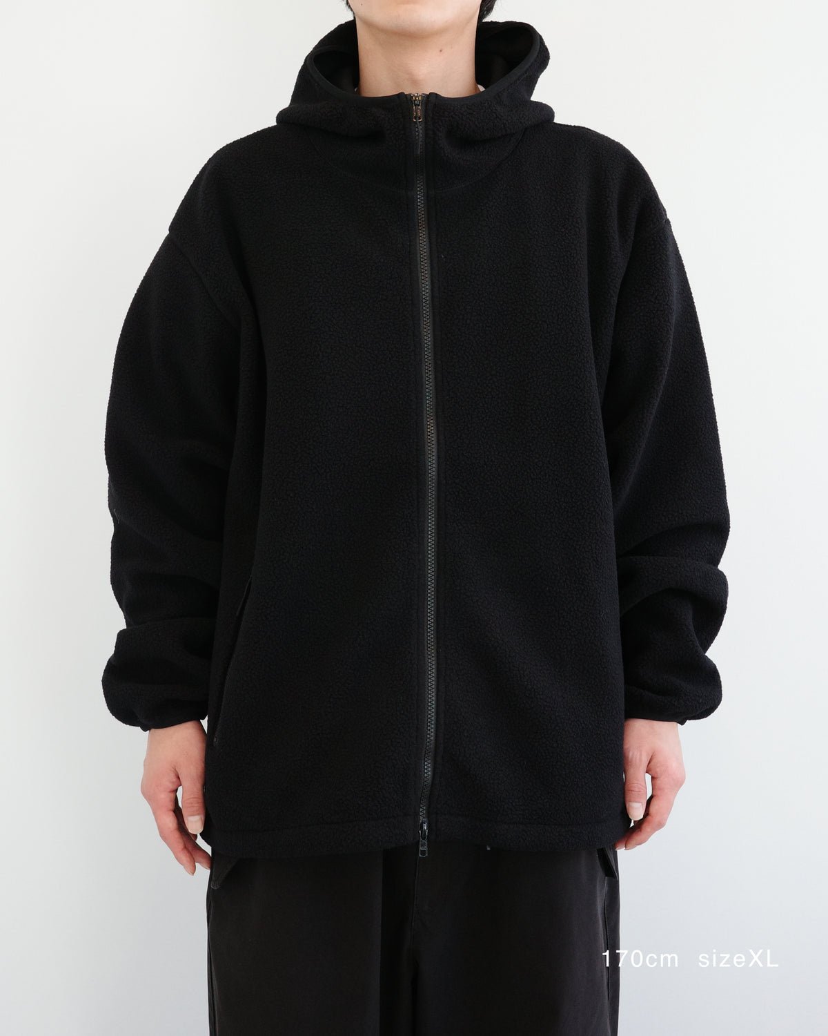 着用イメージ BLACK / sizeXL 170cm（正面）