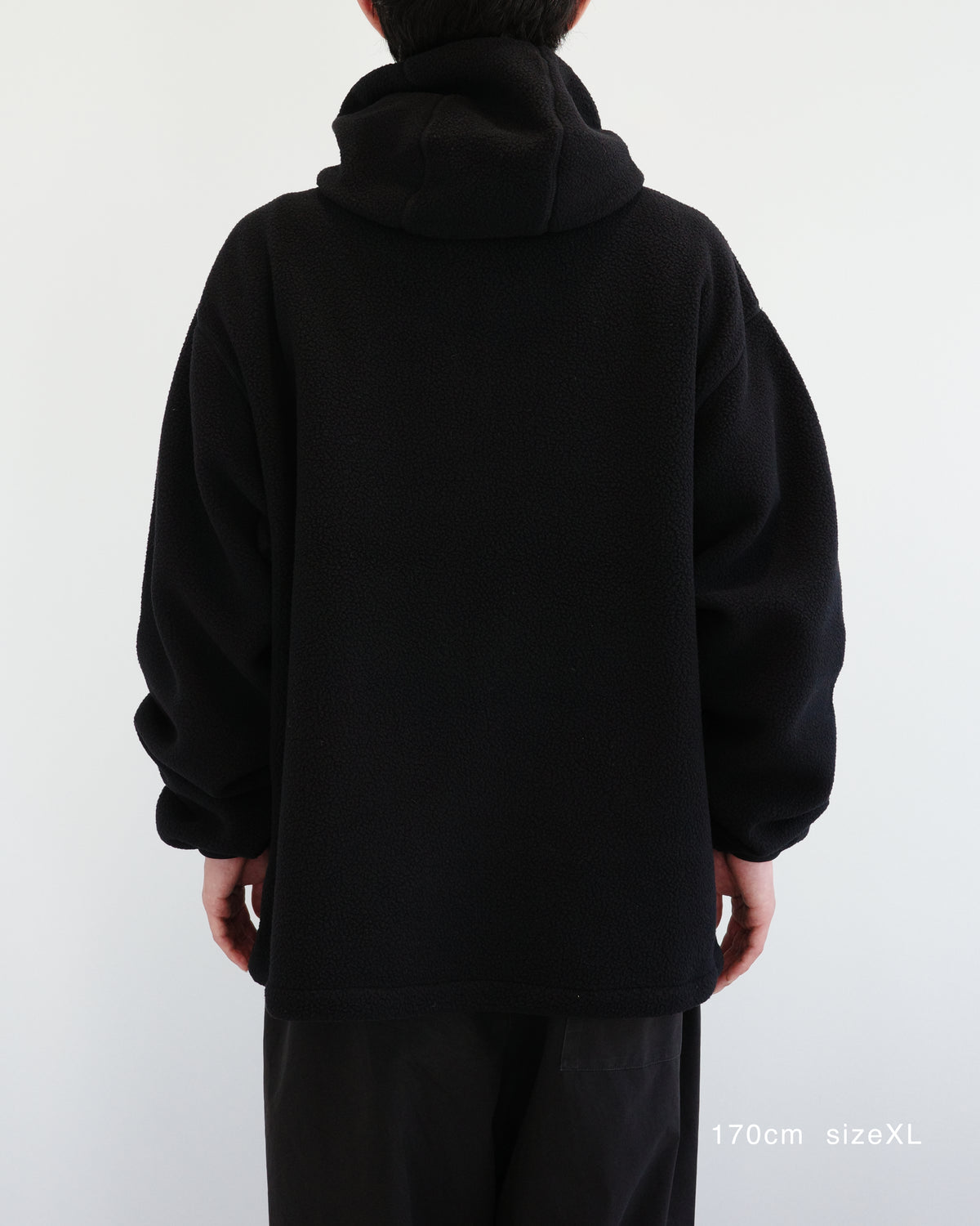 着用イメージ BLACK / sizeXL 170cm（背面）