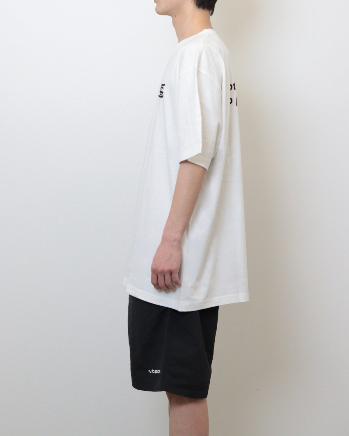 EMBLEM LOGO TEE（BLACK）