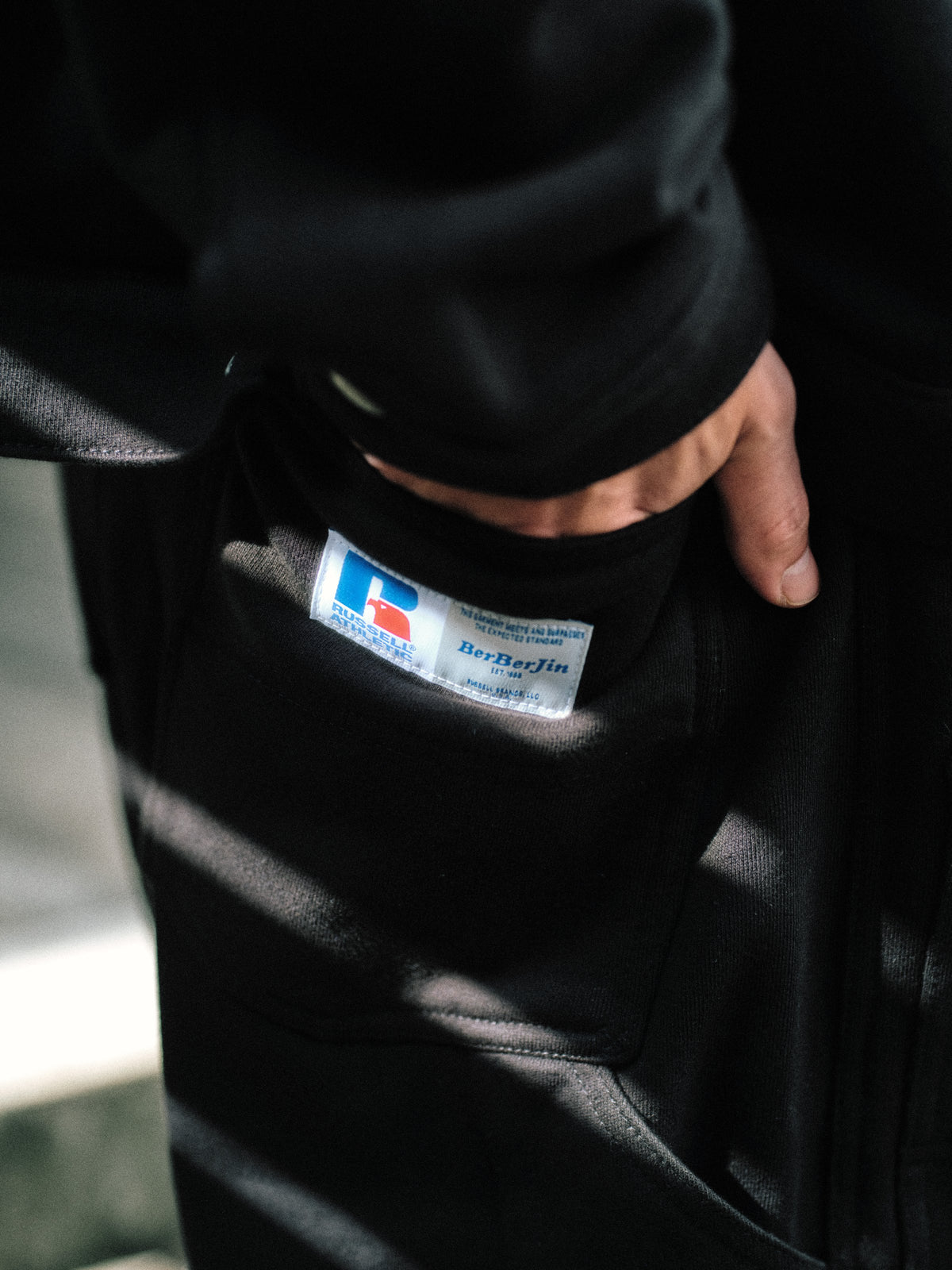 RUSSELL×BerBerJin Double Knee Sweat PT ポケットのタグ ディテール