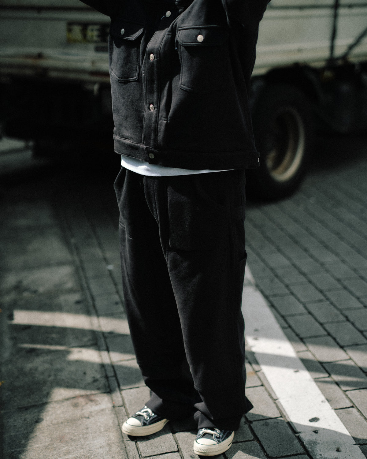 RUSSELL×BerBerJin Double Knee Sweat PT 着用ルック（全身）